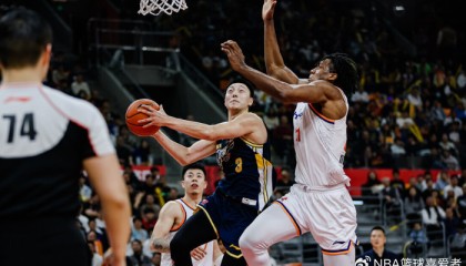 篮球比赛-40分惨败后又输了10分！广东惨遭上海双杀：杜锋恐裁掉萨林杰？|广东队|上海队|上海男篮|广东男篮|马尚-布鲁克斯_新浪体育_新浪新闻