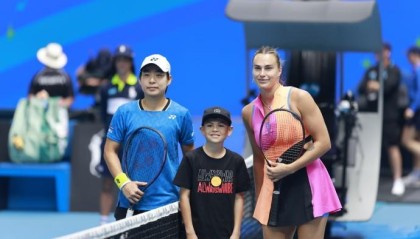 虎扑体育-白卓璇：世界第一萨巴伦卡也会有起伏，她没有想象中那么可怕