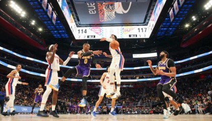 虎扑nba-詹皇遭逐成比赛转折点 末节逆转展现湖人赢球密码